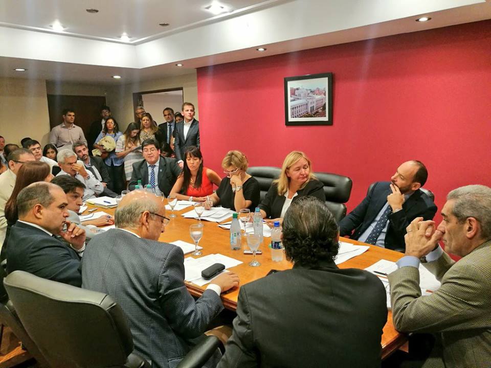 28377558_1916776655062418_5393758632971544675_n